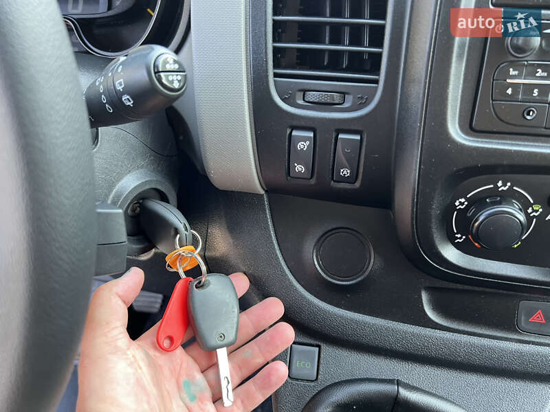 Минивэн Renault Trafic 2016 в Киеве фото 14 Минивэн Renault Trafic 2016 в Киеве