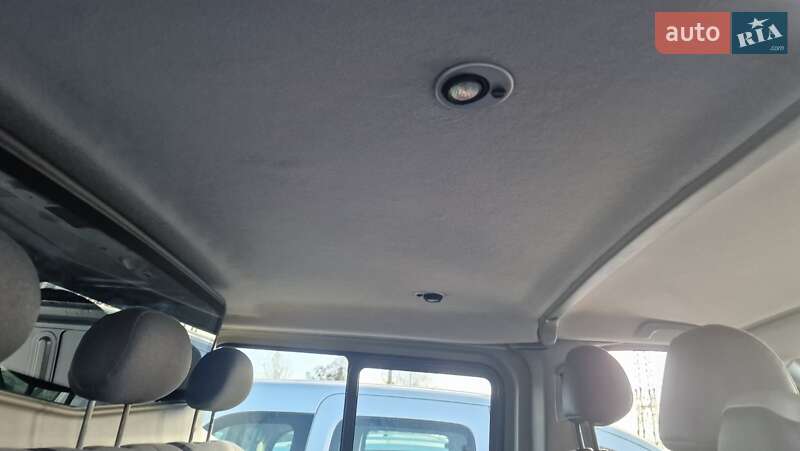 Грузопассажирский фургон Renault Trafic 2011 в Ровно