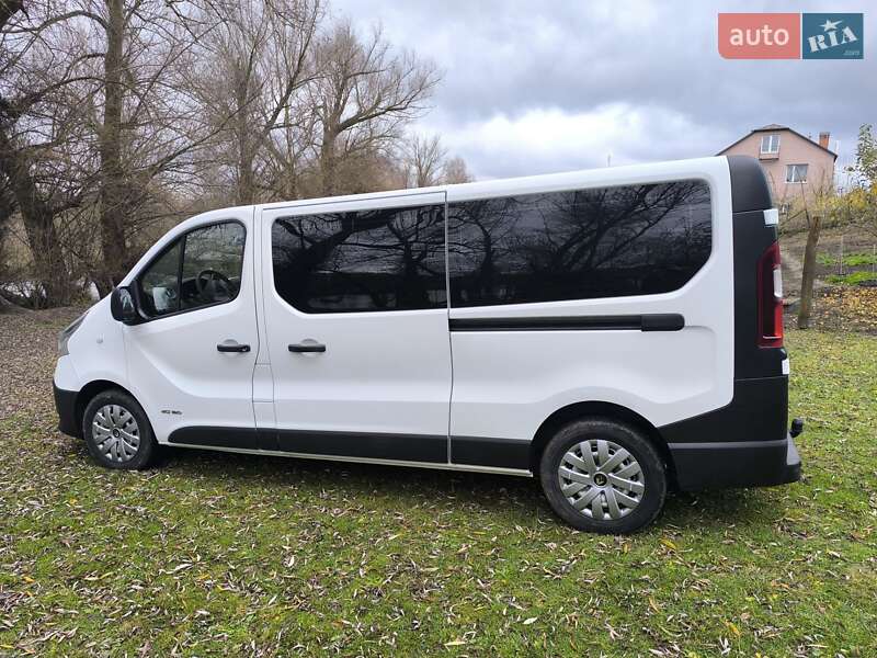 Минивэн Renault Trafic 2016 в Городке