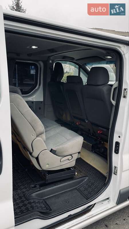 Минивэн Renault Trafic 2010 в Вараше