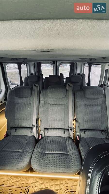 Минивэн Renault Trafic 2010 в Вараше