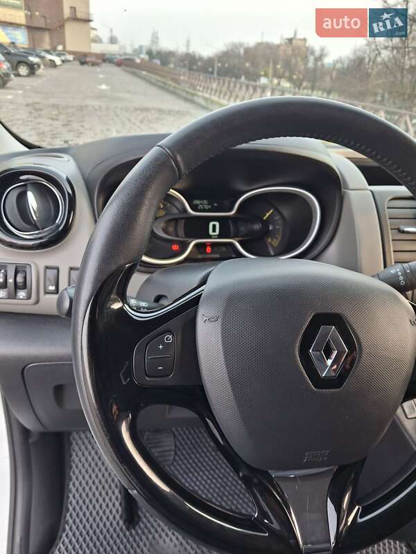Минивэн Renault Trafic 2015 в Харькове