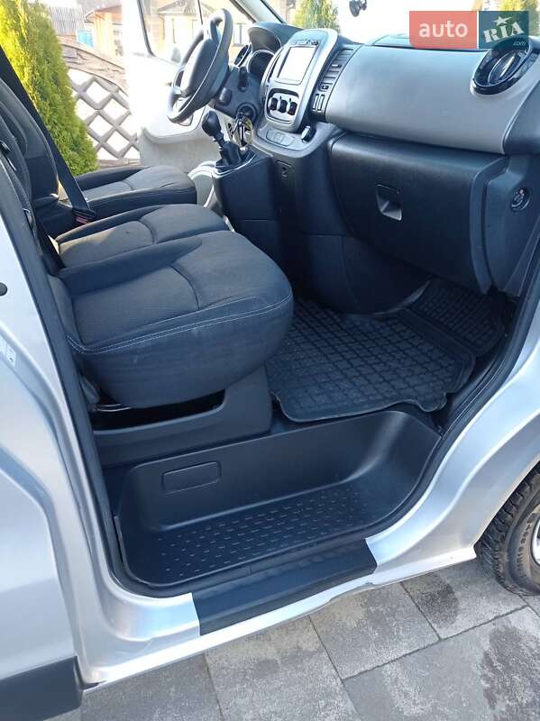 Минивэн Renault Trafic 2015 в Камне-Каширском