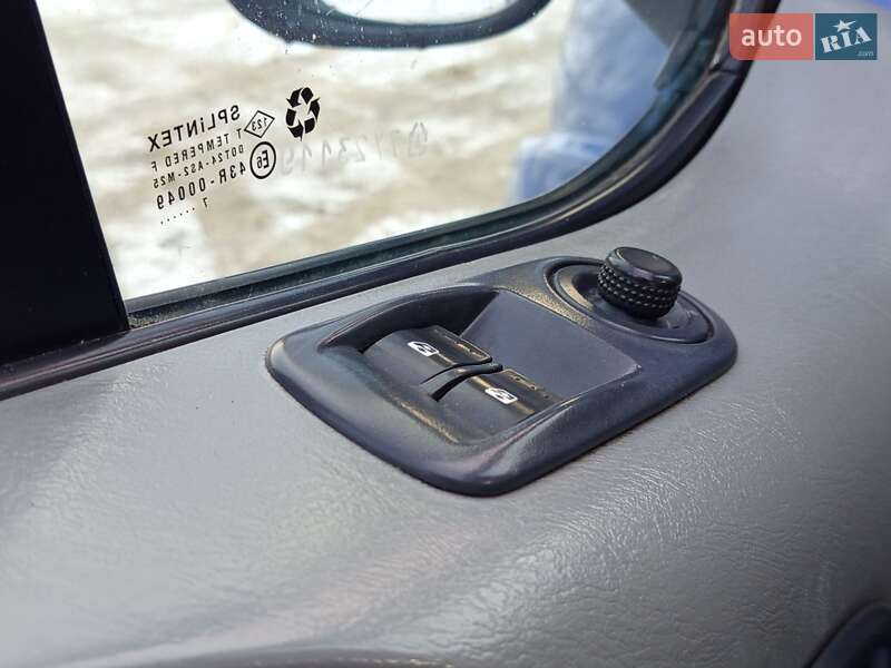 Минивэн Renault Trafic 2007 в Львове фото 19 Минивэн Renault Trafic 2007 в Львове