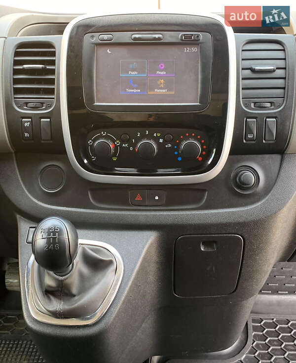 Вантажний фургон Renault Trafic 2018 в Рівному