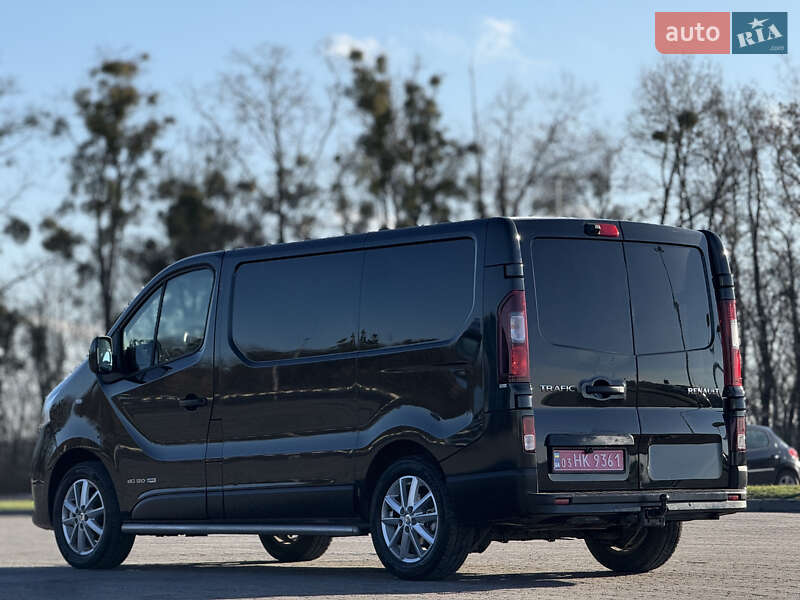 Грузовой фургон Renault Trafic 2015 в Радивилове