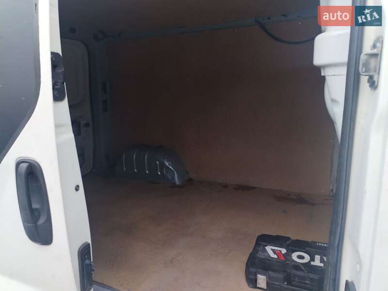 Грузовой фургон Renault Trafic 2004 в Житомире