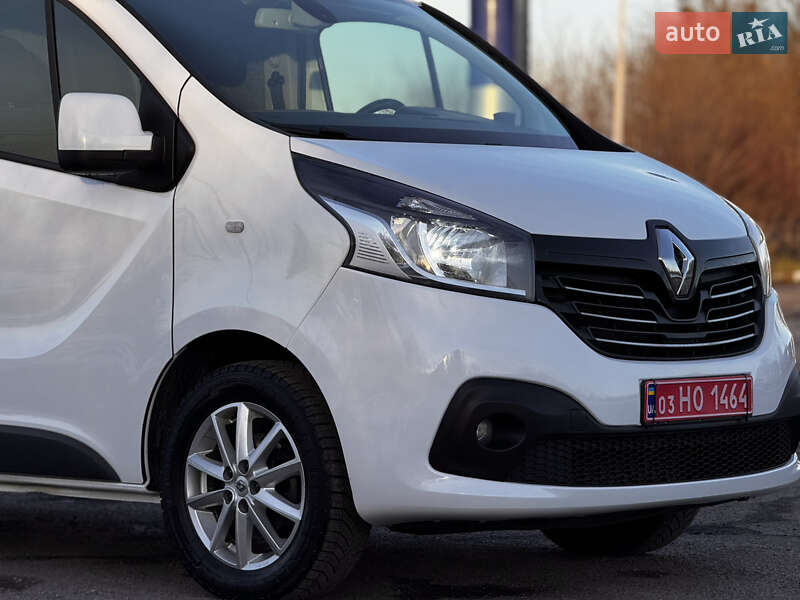 Грузовой фургон Renault Trafic 2016 в Радивилове
