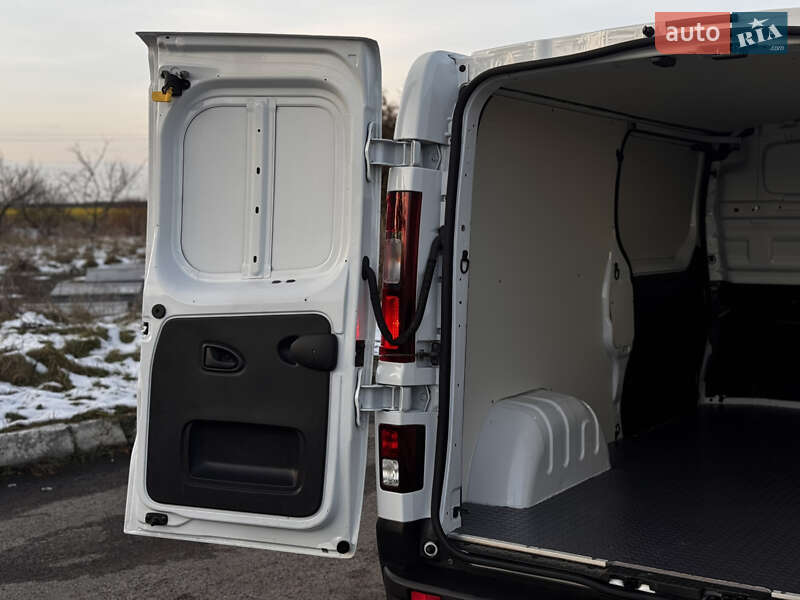 Грузовой фургон Renault Trafic 2016 в Радивилове