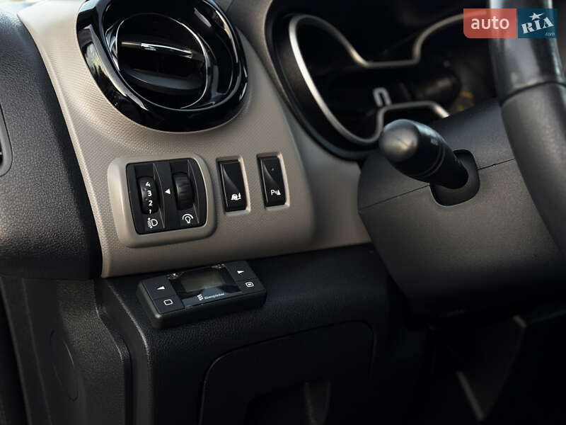 Грузовой фургон Renault Trafic 2016 в Радивилове