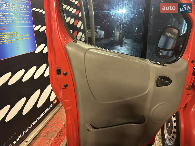 Минивэн Renault Trafic 2003 в Полтаве фото 14 Минивэн Renault Trafic 2003 в Полтаве