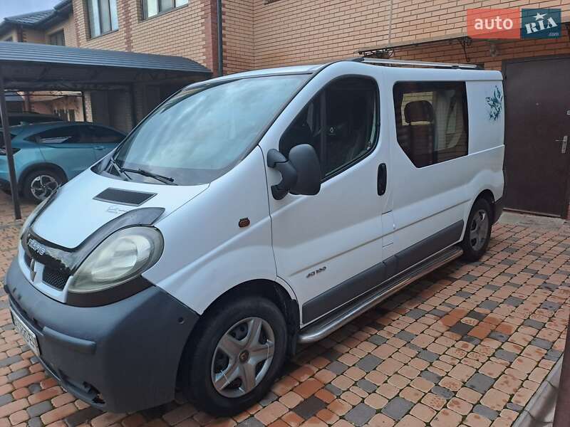 Минивэн Renault Trafic 2004 в Южноукраинске фото Минивэн Renault Trafic 2004 в Южноукраинске