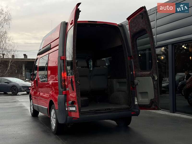 Минивэн Renault Trafic 2006 в Ровно