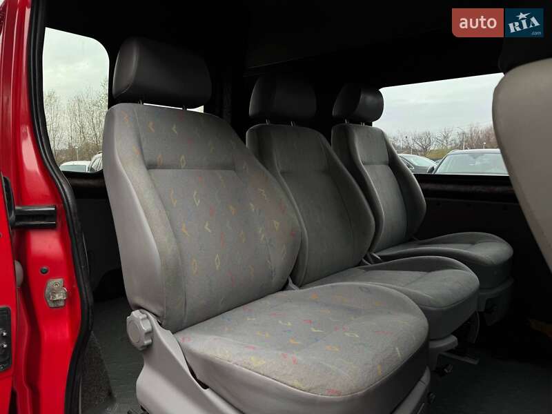 Минивэн Renault Trafic 2006 в Ровно