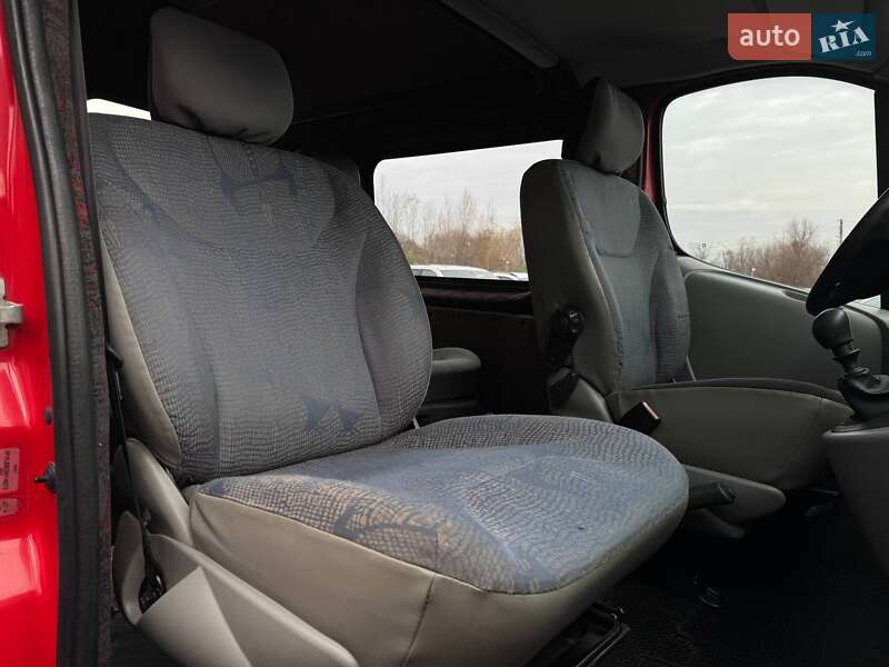 Минивэн Renault Trafic 2006 в Ровно