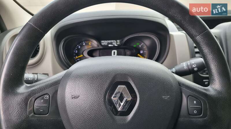Грузовой фургон Renault Trafic 2015 в Полтаве