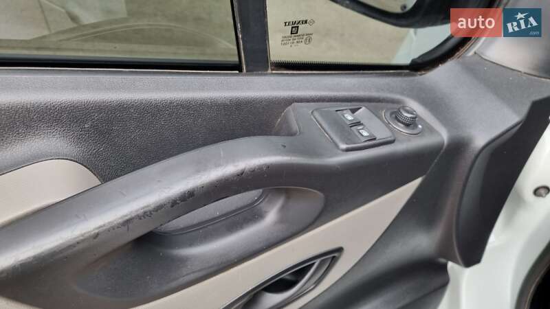 Грузовой фургон Renault Trafic 2015 в Полтаве