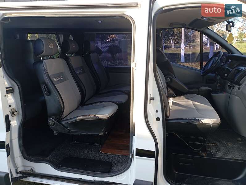 Минивэн Renault Trafic 2006 в Белгороде-Днестровском