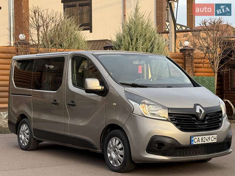 Минивэн Renault Trafic 2015 в Киеве
