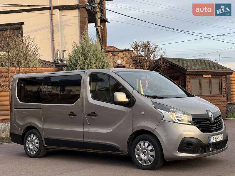 Минивэн Renault Trafic 2015 в Киеве