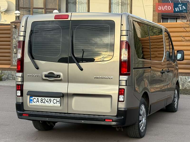 Минивэн Renault Trafic 2015 в Киеве