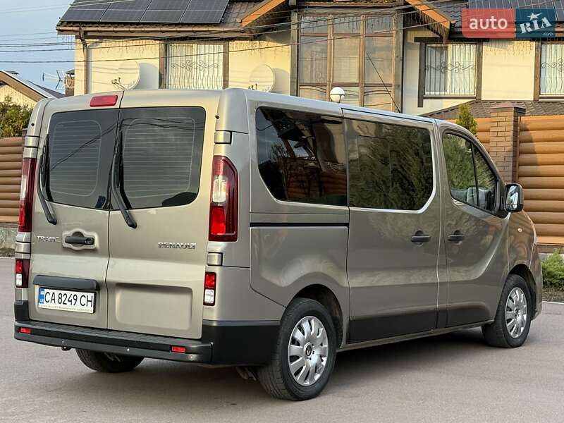 Минивэн Renault Trafic 2015 в Киеве