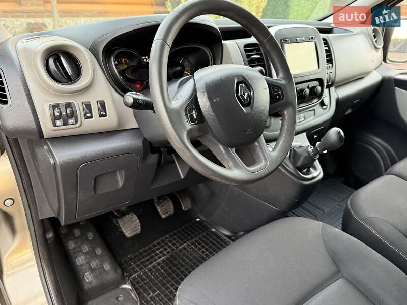 Минивэн Renault Trafic 2015 в Киеве