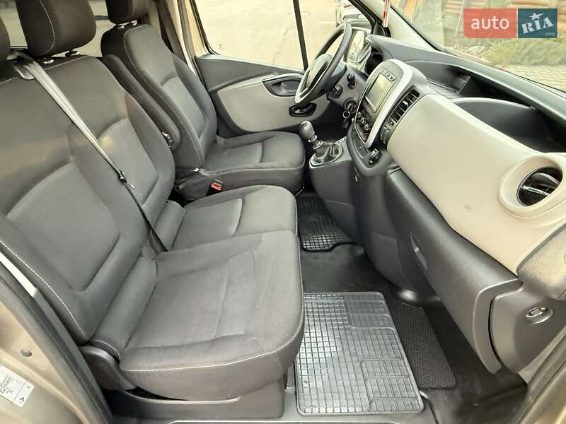 Минивэн Renault Trafic 2015 в Киеве