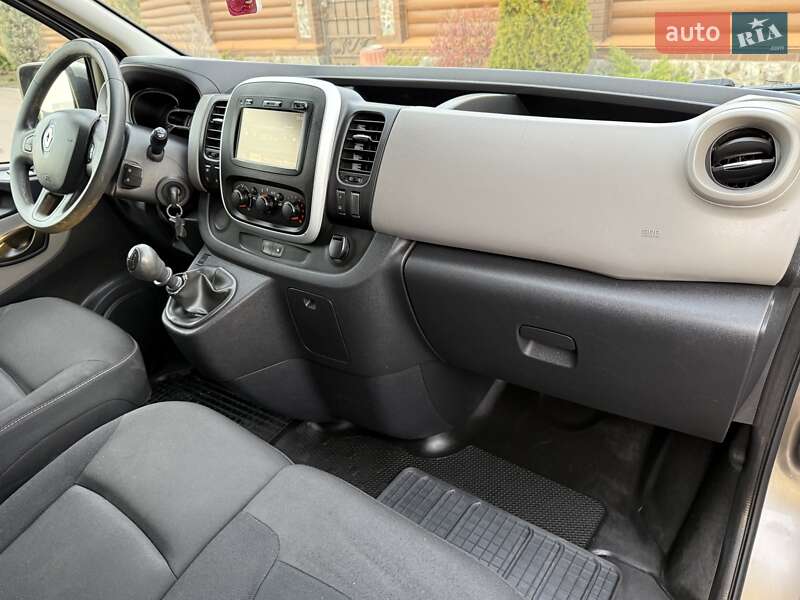 Минивэн Renault Trafic 2015 в Киеве