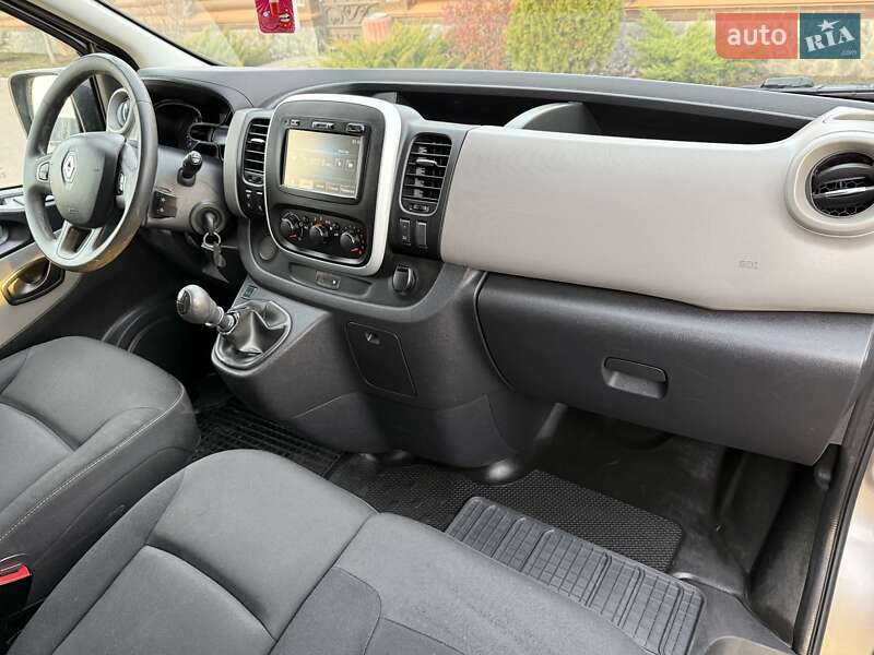 Минивэн Renault Trafic 2015 в Киеве