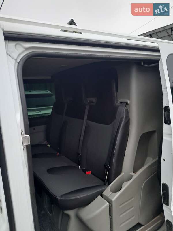 Грузопассажирский фургон Renault Trafic 2014 в Черновцах