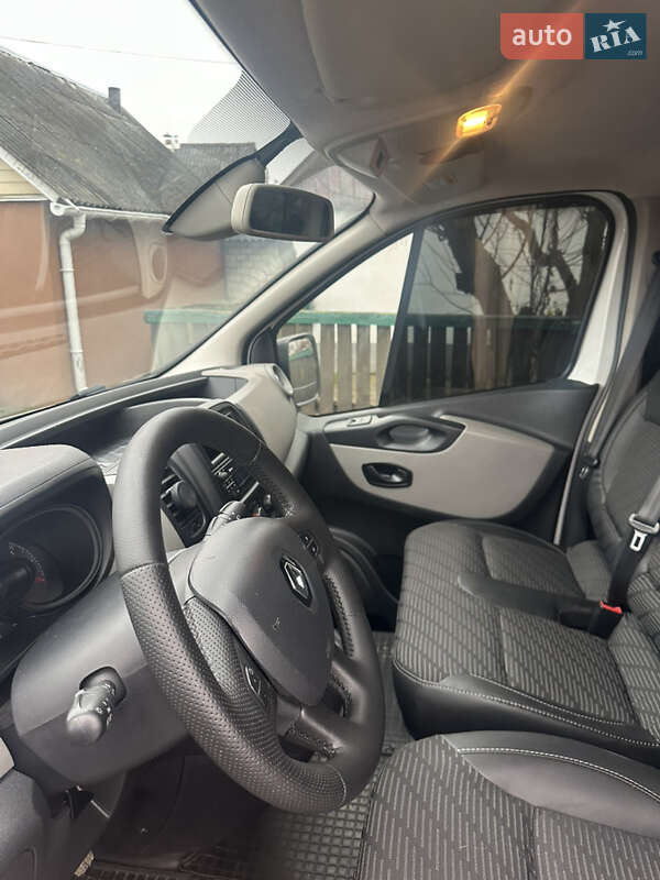 Минивэн Renault Trafic 2017 в Житомире фото 10 Минивэн Renault Trafic 2017 в Житомире