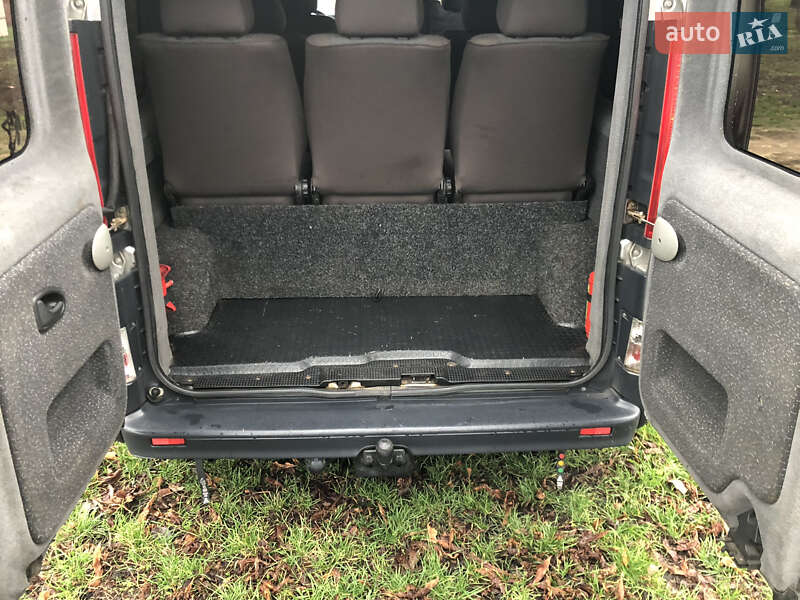 Мінівен Renault Trafic 2007 в Кам'янці