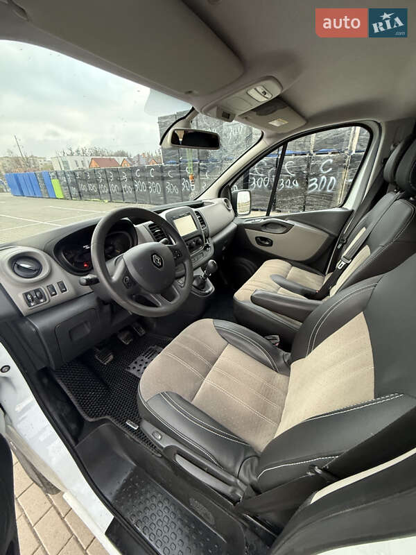 Мінівен Renault Trafic 2017 в Славуті