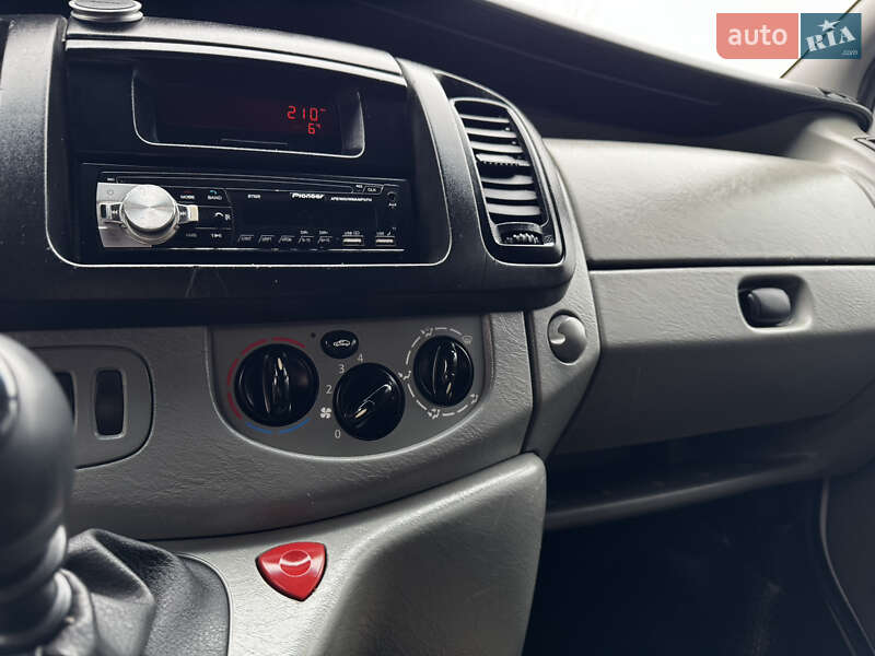 Минивэн Renault Trafic 2004 в Виннице