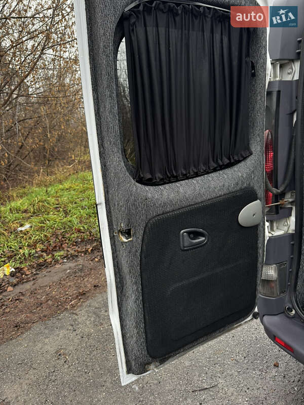 Минивэн Renault Trafic 2004 в Виннице