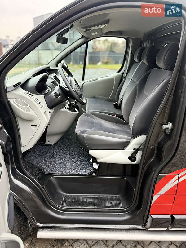 Грузовой фургон Renault Trafic 2012 в Ровно