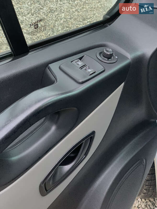 Минивэн Renault Trafic 2015 в Ивано-Франковске фото 24 Минивэн Renault Trafic 2015 в Ивано-Франковске