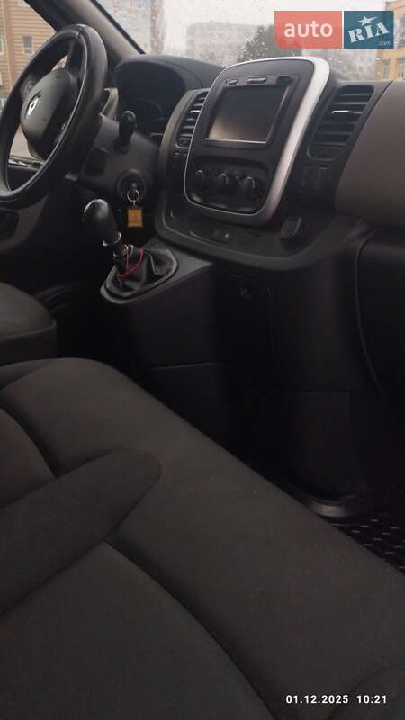 Микроавтобус грузовой (до 3,5т) Renault Trafic 2015 в Житомире