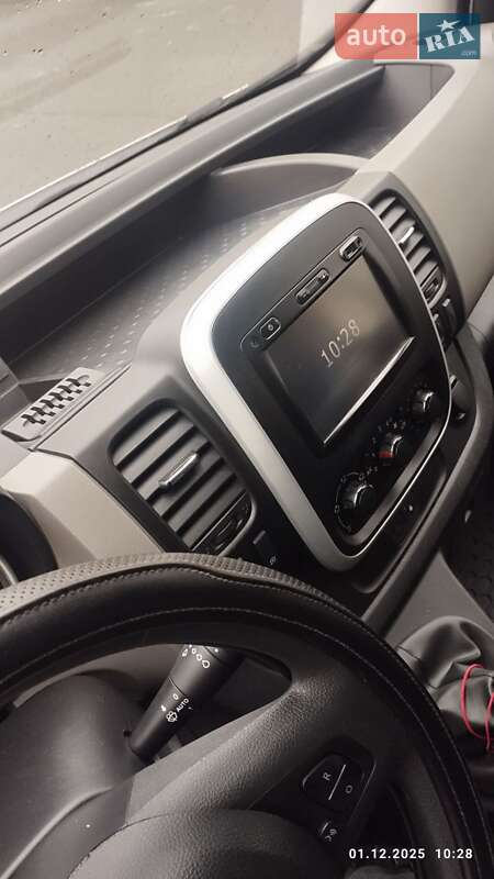 Микроавтобус грузовой (до 3,5т) Renault Trafic 2015 в Житомире