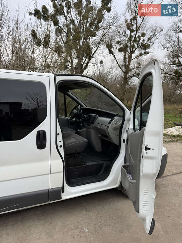 Минивэн Renault Trafic 2008 в Буске фото 11 Минивэн Renault Trafic 2008 в Буске