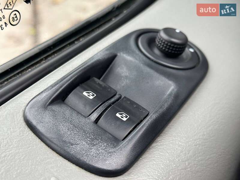 Минивэн Renault Trafic 2011 в Киеве