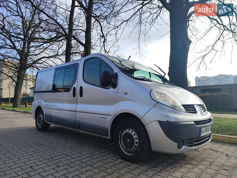 Грузопассажирский фургон Renault Trafic 2012 в Киеве фото 15 Грузопассажирский фургон Renault Trafic 2012 в Киеве