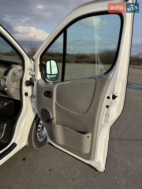 Минивэн Renault Trafic 2004 в Изяславе фото 6 Минивэн Renault Trafic 2004 в Изяславе