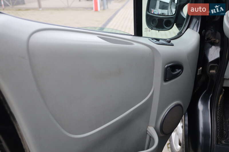 Мінівен Renault Trafic 2009 в Луцьку