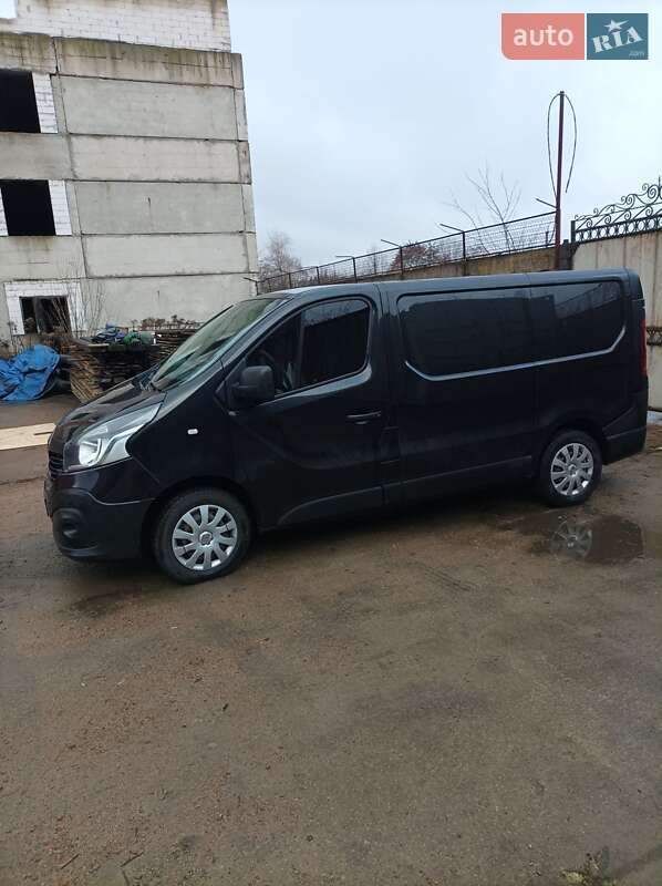 Грузовой фургон Renault Trafic 2016 в Чернигове