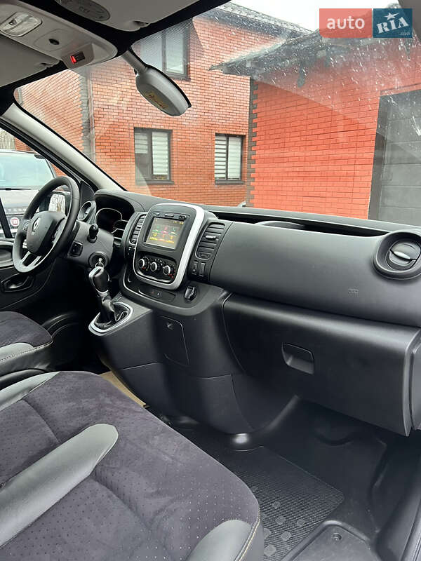 Минивэн Renault Trafic 2021 в Коростене
