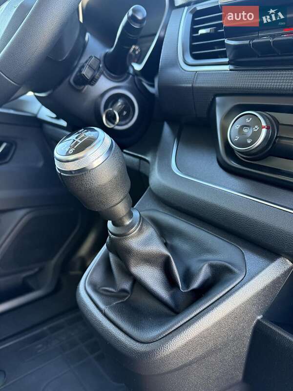 Вантажний фургон Renault Trafic 2022 в Ладижині фото 33 Вантажний фургон Renault Trafic 2022 в Ладижині