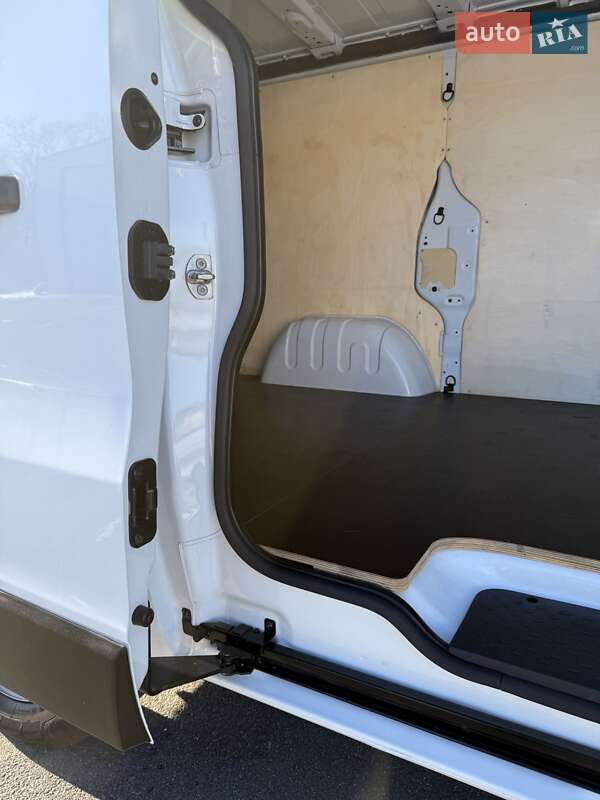 Вантажний фургон Renault Trafic 2022 в Ладижині фото 50 Вантажний фургон Renault Trafic 2022 в Ладижині