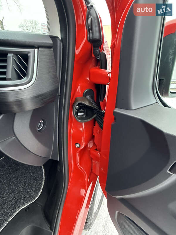 Другие грузовики Renault Trafic 2023 в Киеве фото 48 Другие грузовики Renault Trafic 2023 в Киеве